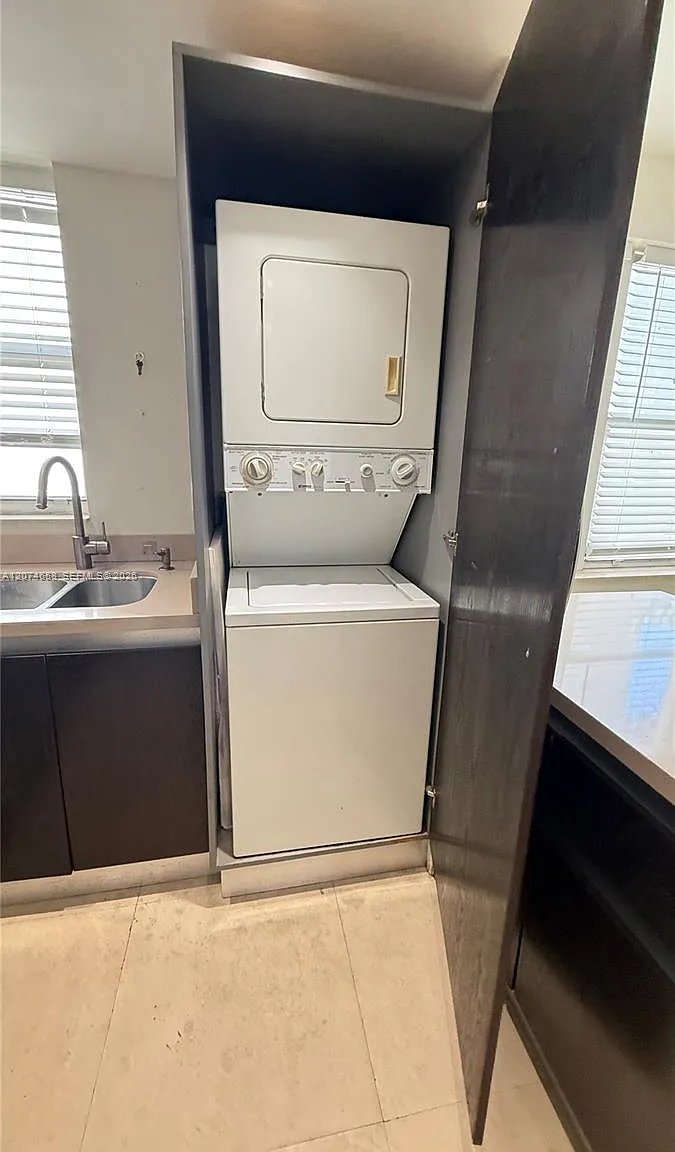 Ohio Apartment Bldg Condo — Photo 4