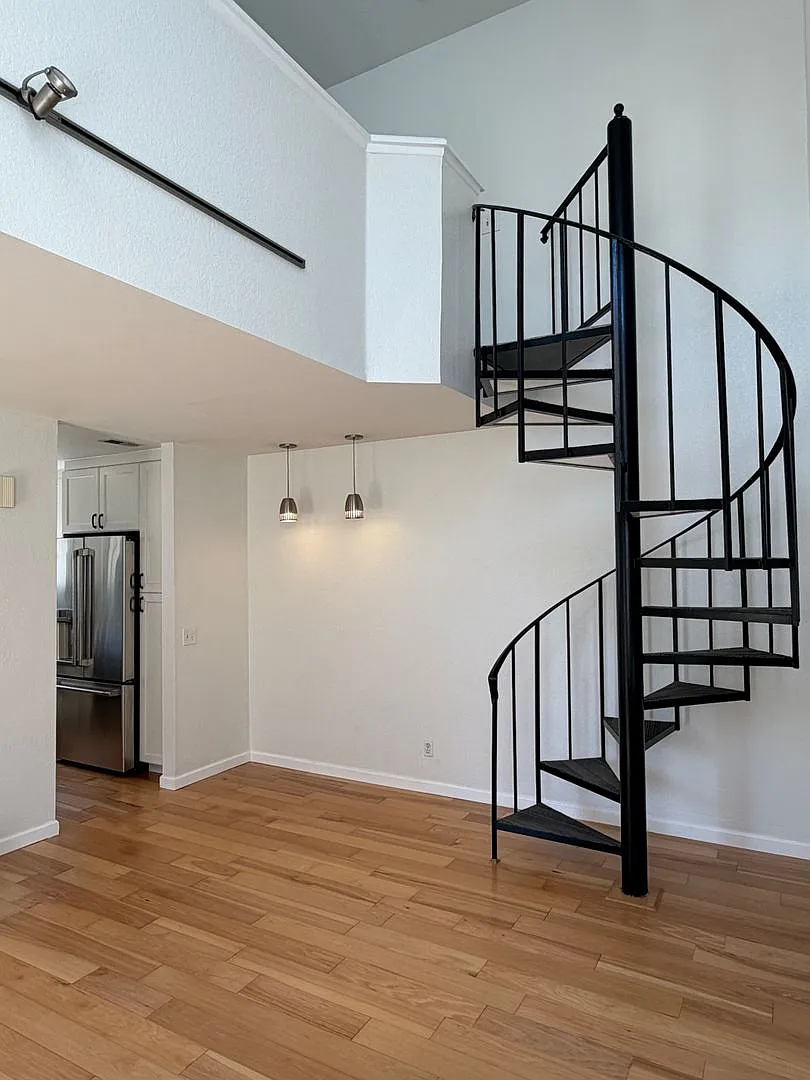 MV Loft Condo Available Now! — Photo 2