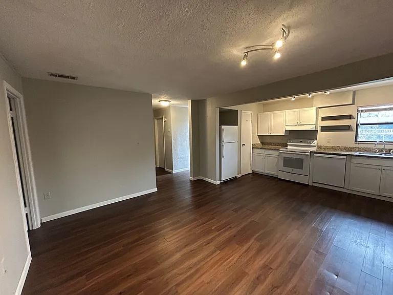 2811 SW Archer Rd #C18 — Photo 7