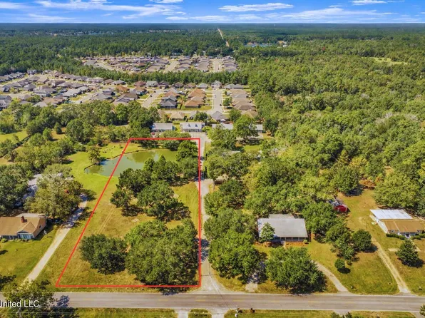 12529 Canal Rd, Gulfport, MS 39503