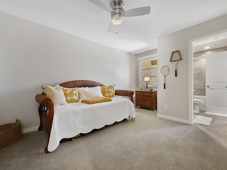 52358 Hawthorn Ct — Photo 16