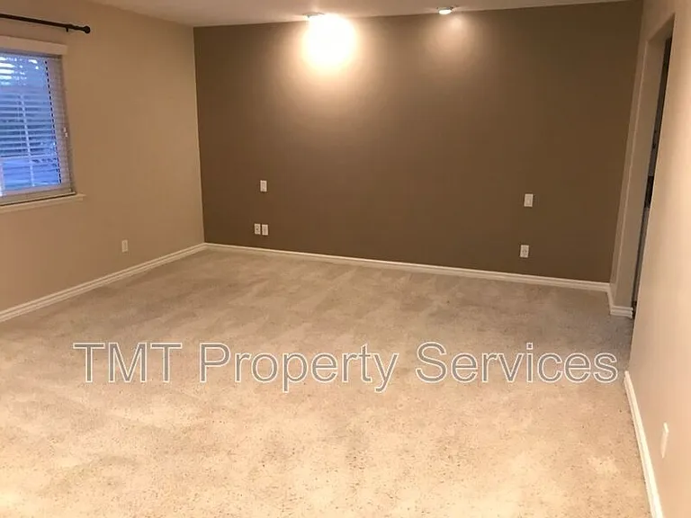485 Meadowbrook Dr — Photo 18