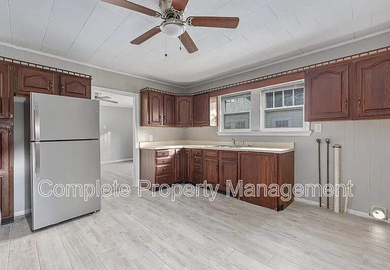 1174 Birmingham St — Photo 2