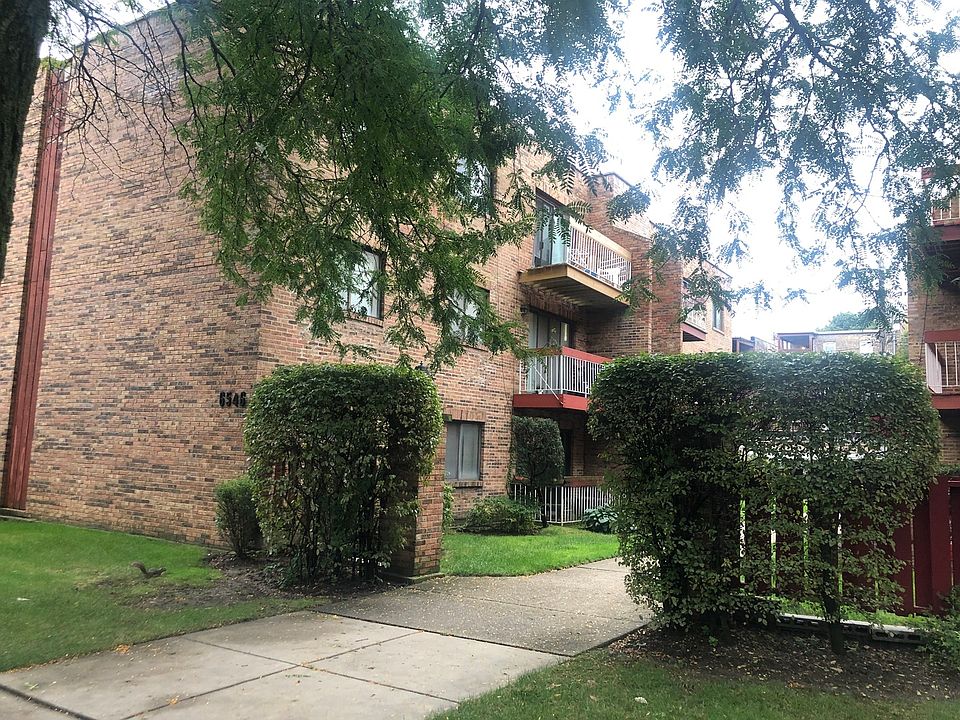 2nd image of 6546 N California Ave APT 301