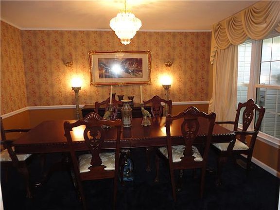 5th image of 571 Shadowbrook Dr