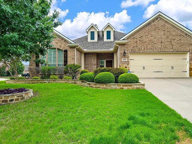 3001 Mosswood Dr — Photo 1