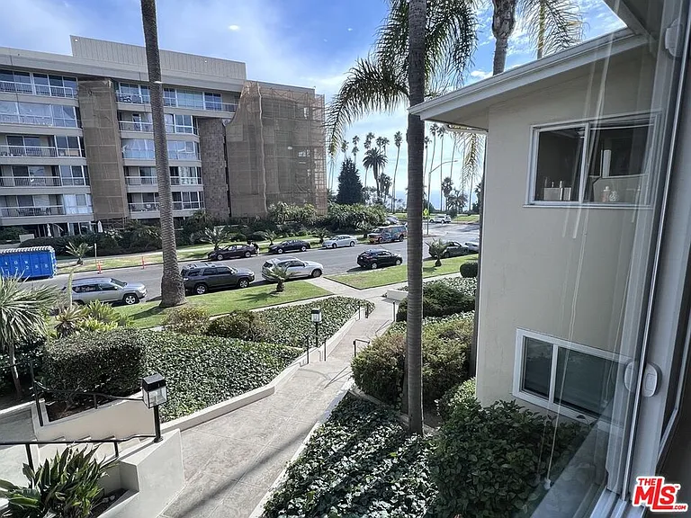 115 Marguerita Ave #C — Photo 11