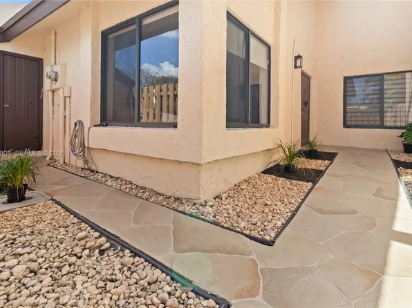 3812 NW 77th Ave, Hollywood, FL 33024