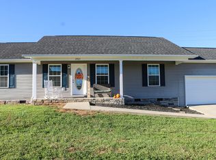 1921 River Poppy Rd, Mascot, TN 37806