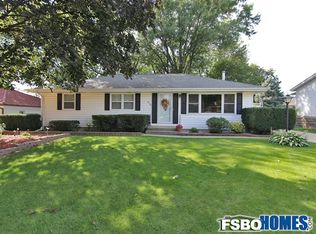 2100 Hughes Dr SW, Cedar Rapids, IA 52404