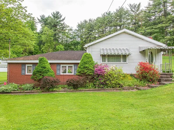 532 Spruce Hollow Rd, Vandergrift, PA 15690