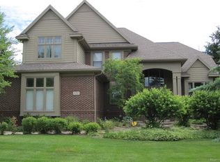 6787 Oakhurst Ridge Rd, Clarkston, MI 48348