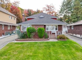 96 Lower Notch Rd, Little Falls, NJ 07424
