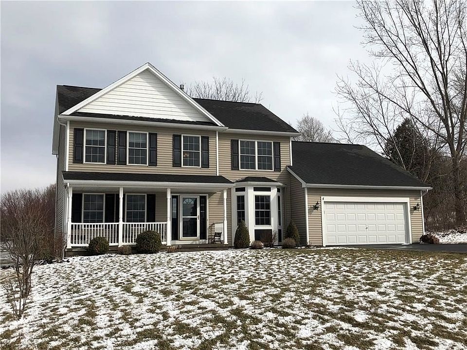 1st image of 4 Goldenhill Ln
