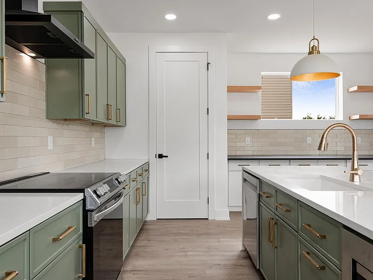 177 Little Green St #A — Photo 3