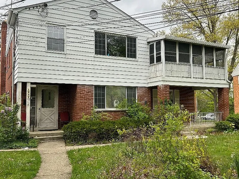 Lovely two bedroom in a duplex offers comfortable living for $1400 monthly plus $60 water usage fee.
