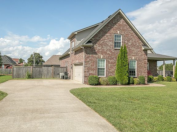 3rd image of 106 Solona Ct