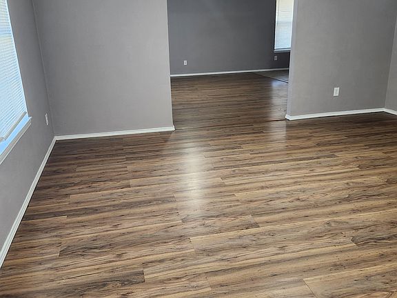 3rd image of 6215 Maple Springs Dr