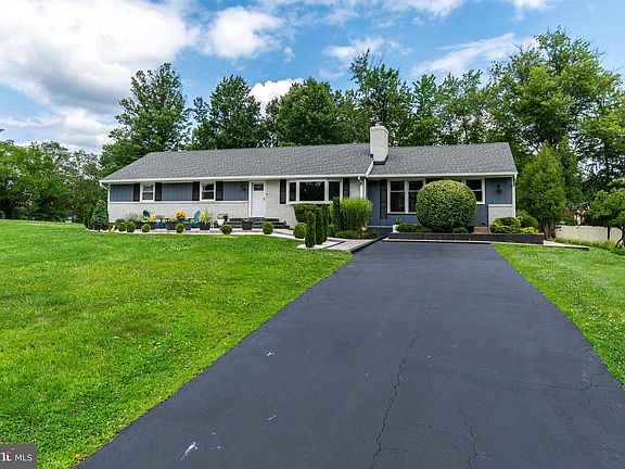 4th image of 6 Morningside Dr
