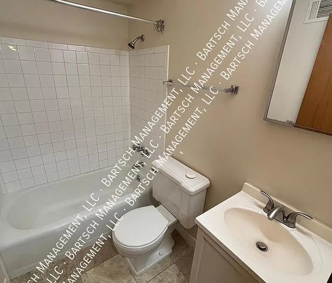 2036 S 92nd St #4 — Photo 8