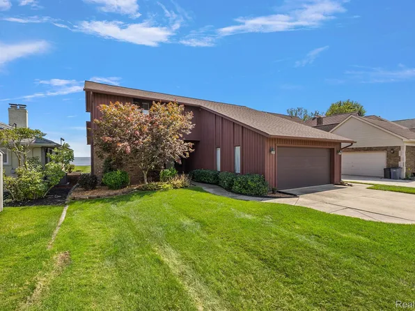 45554 Private Shore Dr, Chesterfield, MI 48047