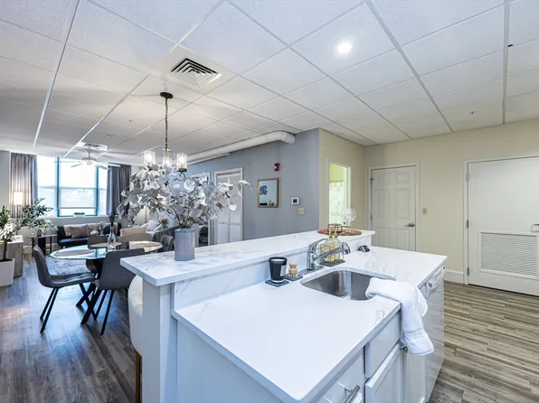 948 Main St Unit 105, Waltham, MA 02451