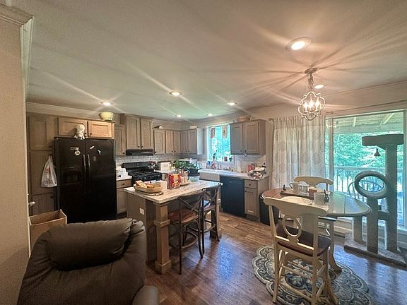 3rd image of 30195 White Oak Rd