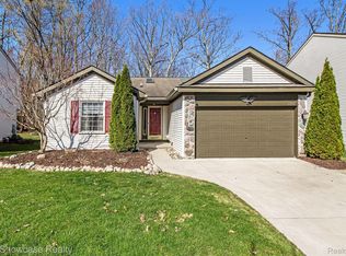 1751 Andover Blvd, Howell, MI 48843