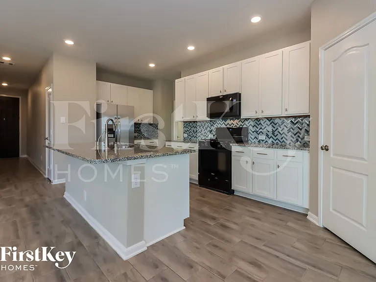 22235 Davenport Downs Ln — Photo 6