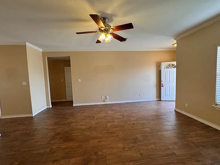 4503 Crockett Ave #B — Photo 4