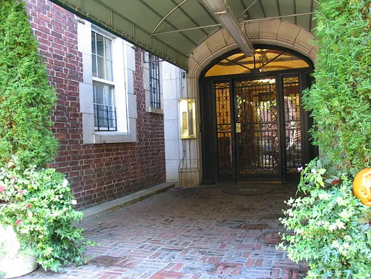 Rented by Chris Stewart, LREB | media 17