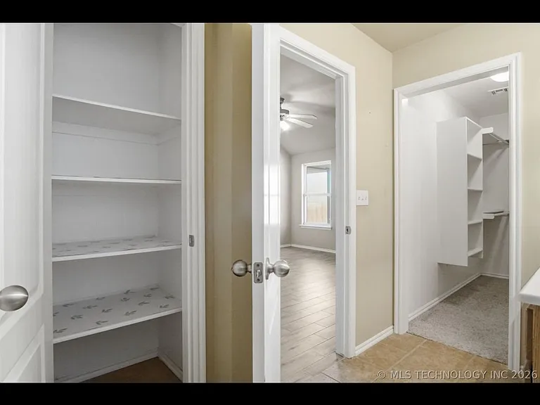605 E Linden Ln — Photo 13
