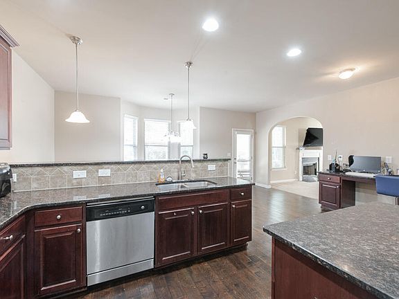 5th image of 2771 Huntcliffe Dr