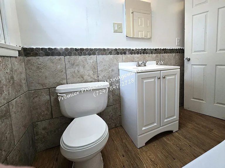826 W Pearl St — Photo 14