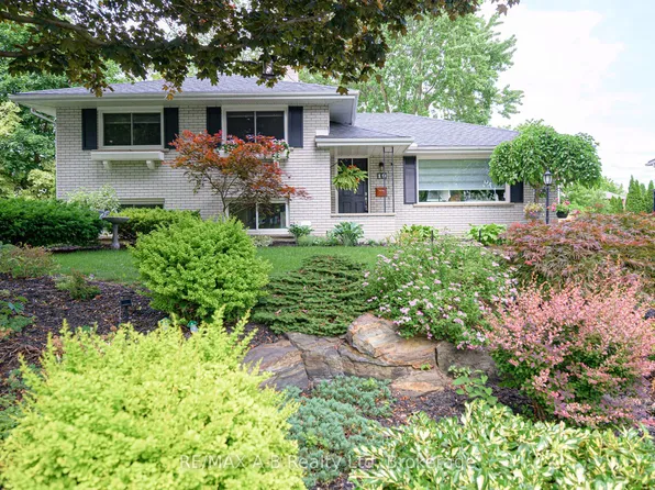 19 Linton Pl, Kitchener, ON N2B 2K1