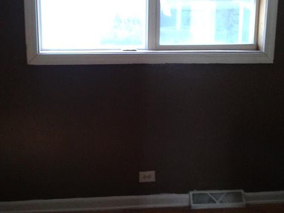 3rd image of 124 N Waller Ave APT B