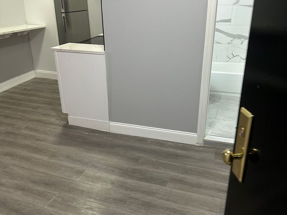 1st image of 1932 Hennessy Pl #1
