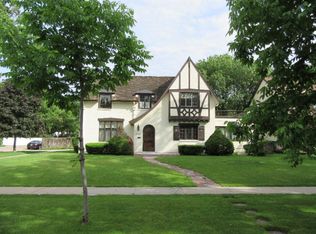 2020 W Charles St, Grand Island, NE 68803