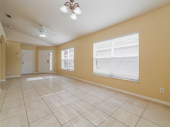 4th image of 7426 Oxford Garden Cir