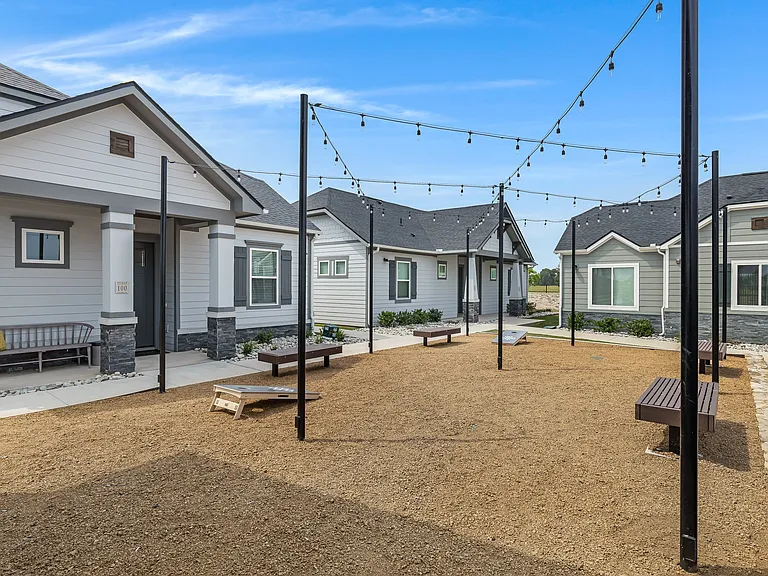 Avilla Oakridge - Houses for Rent — Photo 14