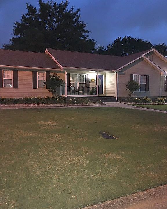 1st image of 5 Rosemary Ln