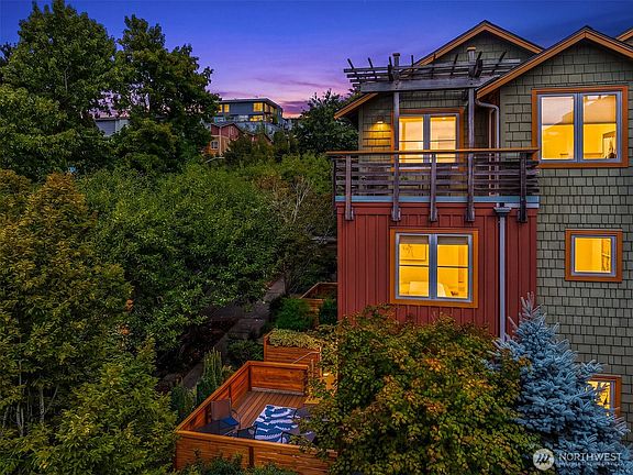 2nd image of 3824 Evanston Avenue N #11