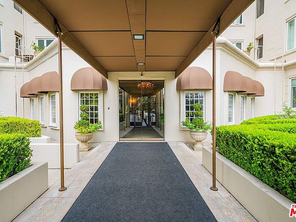 3rd image of 1424 N Crescent Heights Blvd Unit 10