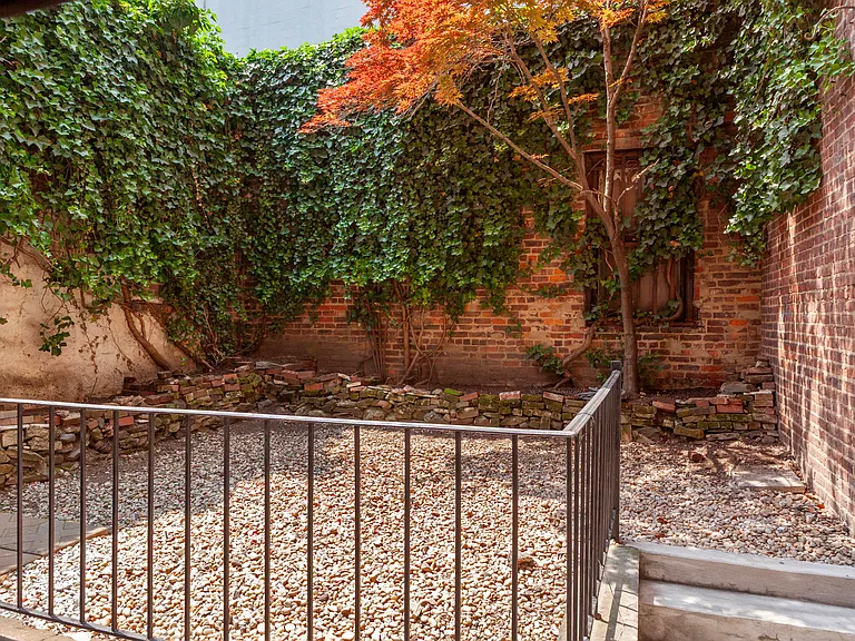 315 E Houston St #1 — Photo 1