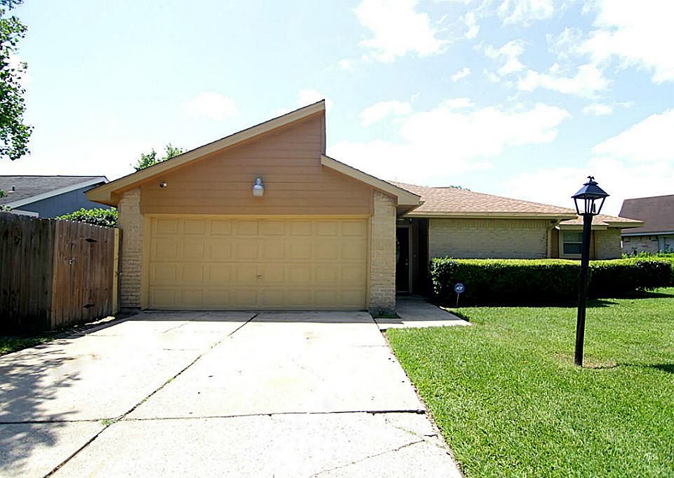 1st image of 15130 Four Winds Dr
