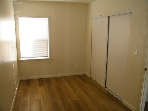 5th image of 1070 76th Ave