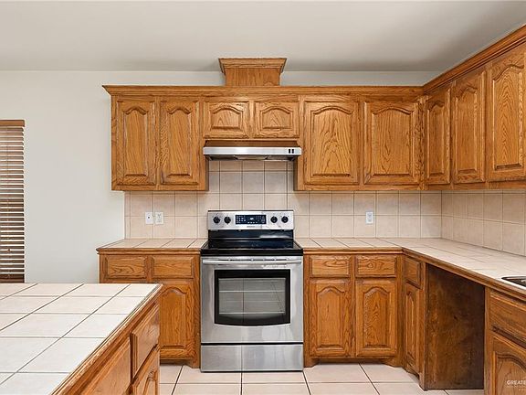 5th image of 3522 Solera St