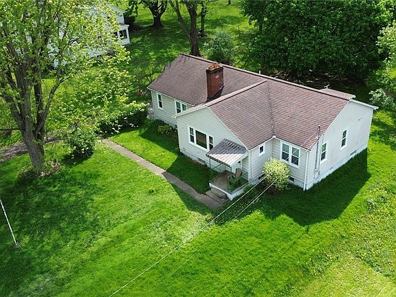 2nd image of 1389 Eastview Dr
