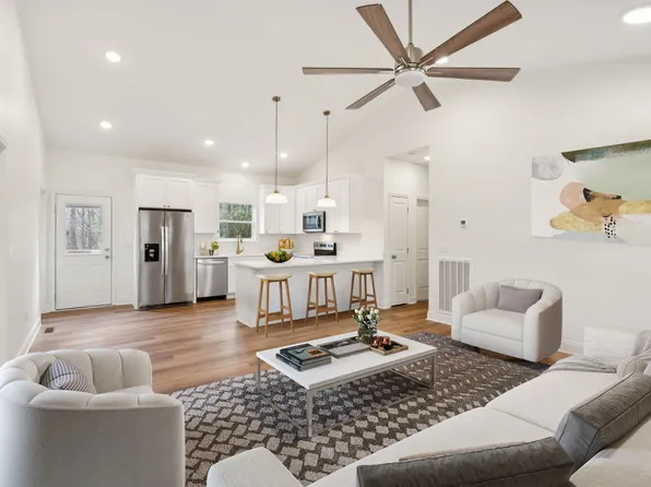 1067 Bald Eagle Dr, Kingston Springs, TN 37082