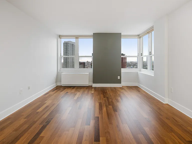 88 Morgan St #3301 — Photo 2